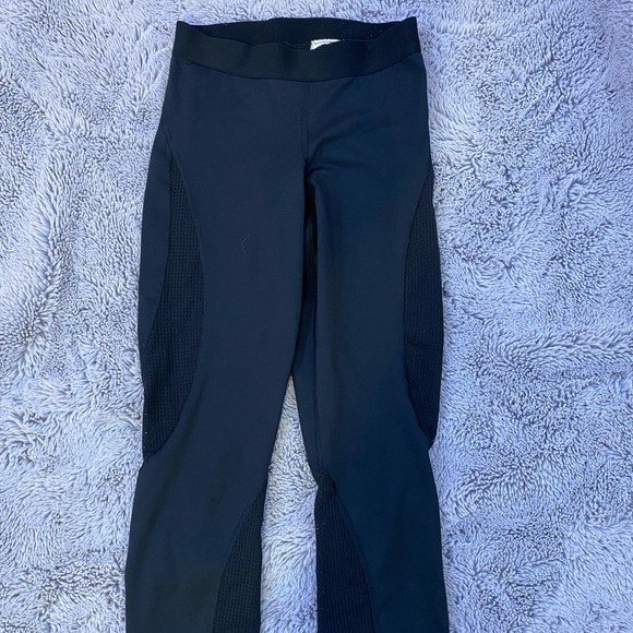 Nike women’s hypercool mesh capri leggings - Picture 3 of 4